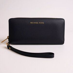 Michael Kors Jet Set Travel Navy Zip Wallet Wristlet